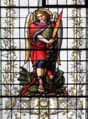 용을 무찌르는 성 미카엘 대천사_photo by Ralph Hammann_in the Church of Saint-Trophime in Eschau_France.jpg